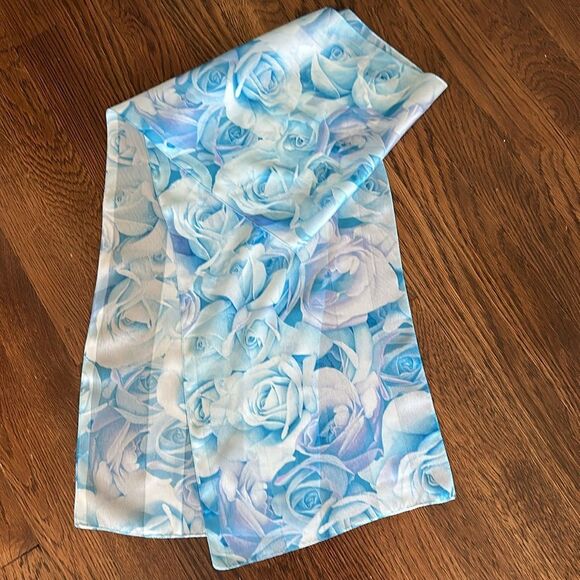 Vintage Light Blue, Lavender & White Rose Pattern Long Polyester Scarf - Picture 6 of 6